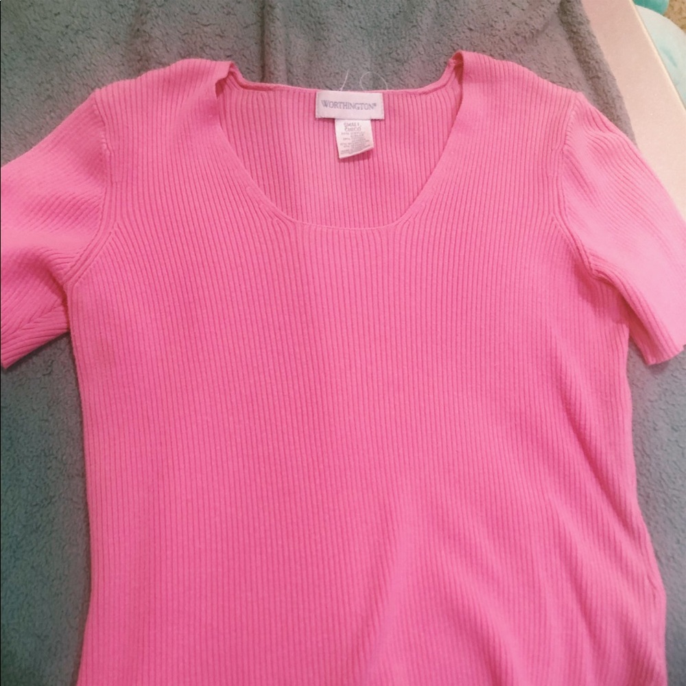 pink ribbed shirt